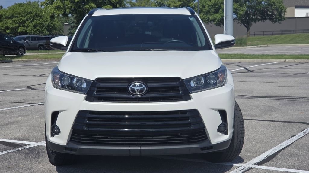 Used 2019 Toyota Highlander SE AWD/4WD image 3