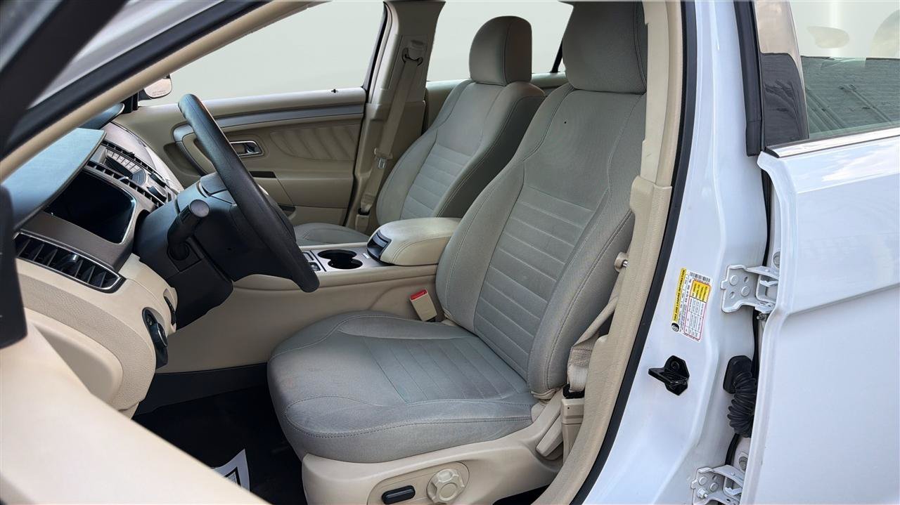 Used 2016 Ford Taurus SE FWD image 12