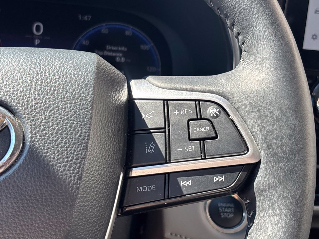 Used 2025 Toyota Highlander Platinum AWD/4WD image 23