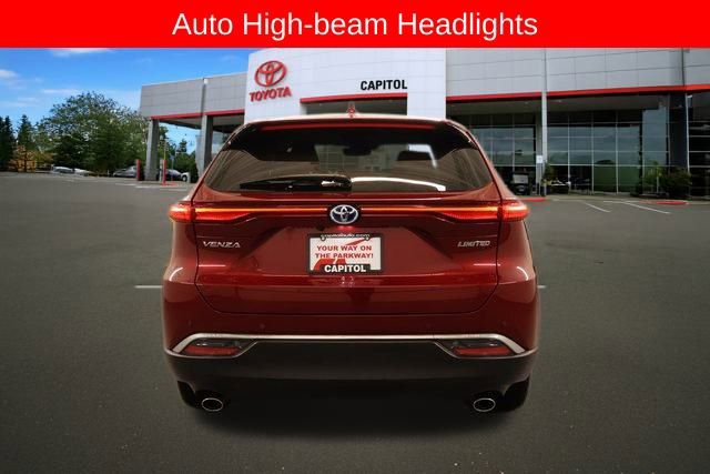 Used 2024 Toyota Venza Limited image 4