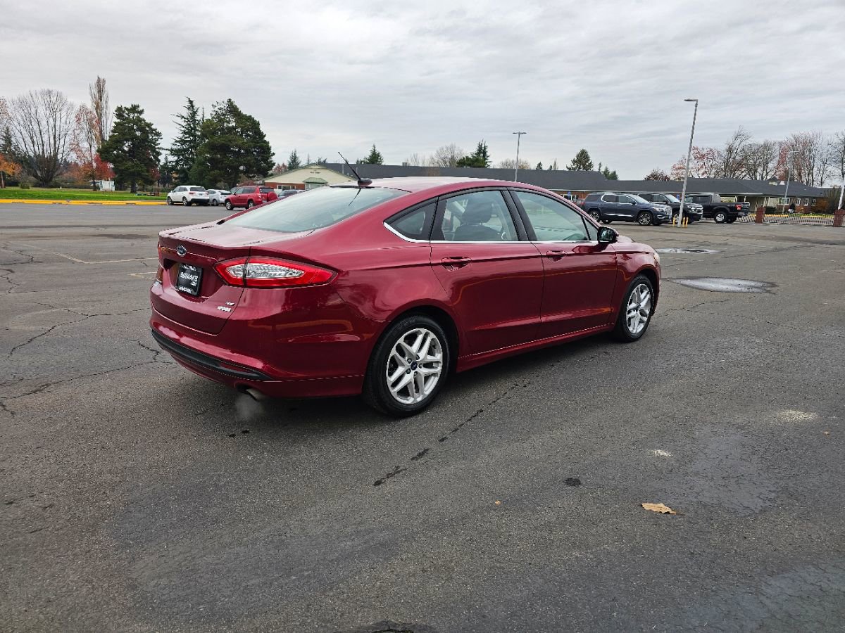 Used 2016 Ford Fusion SE image 19