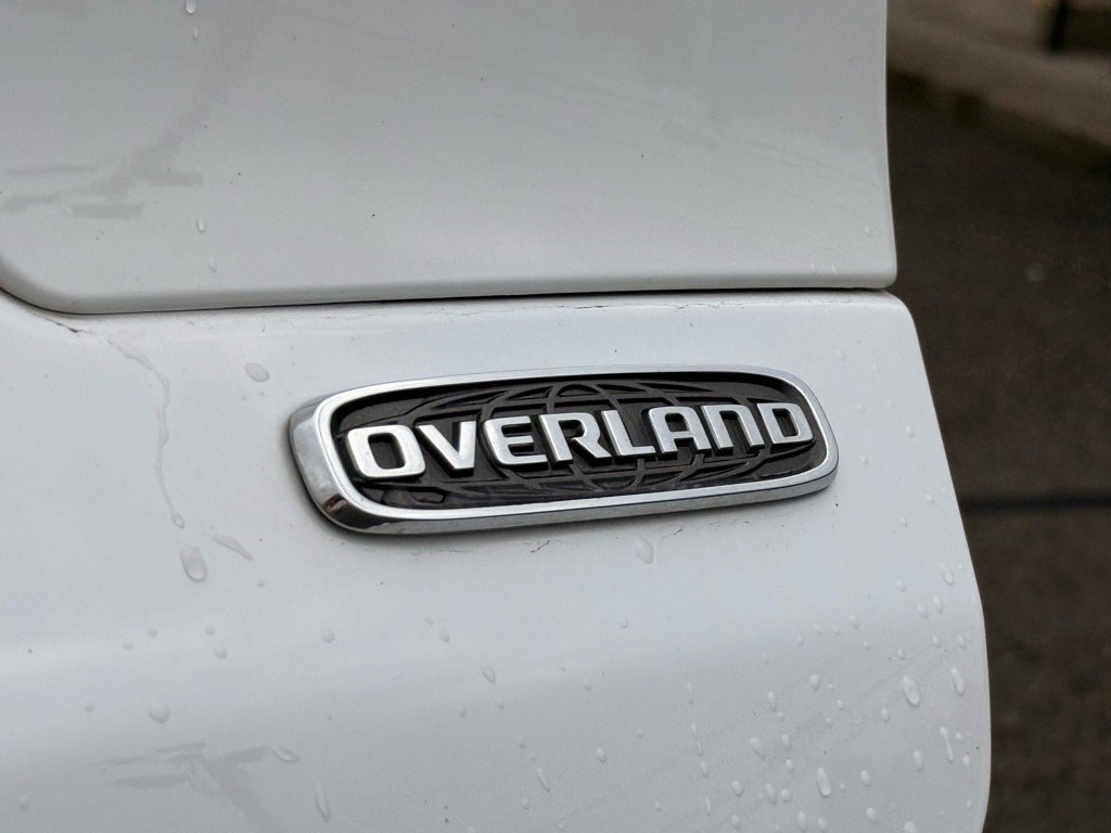 Used 2022 Jeep Grand Cherokee Overland w/ Luxury Tech Group IV image 27