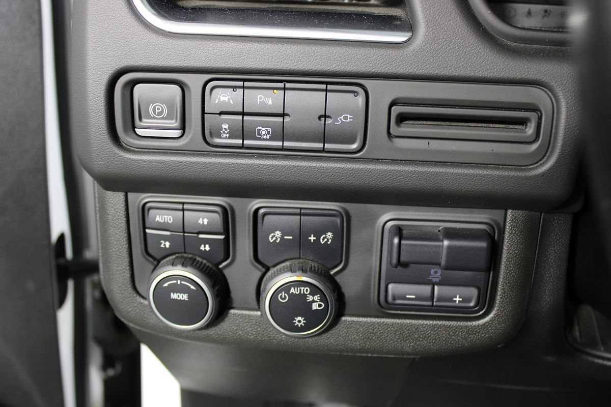 Used 2022 Chevrolet Tahoe RST w/ Luxury Package AWD/4WD image 19