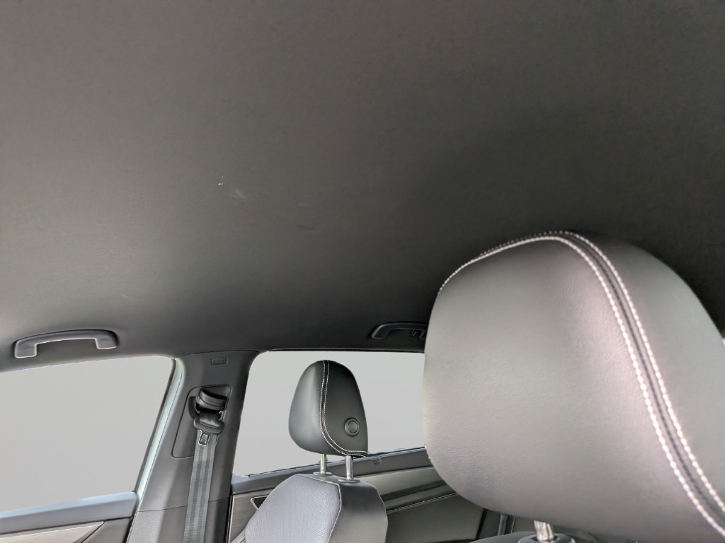 Certified 2026 Volkswagen Atlas Cross Sport SE FWD image 19