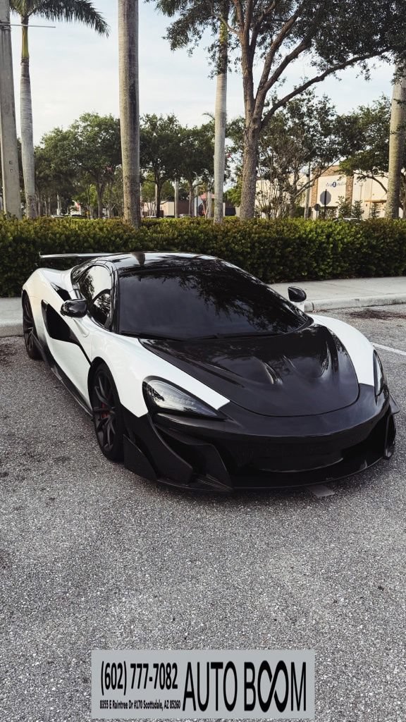 Used 2019 McLaren 570S Spider RWD image 1