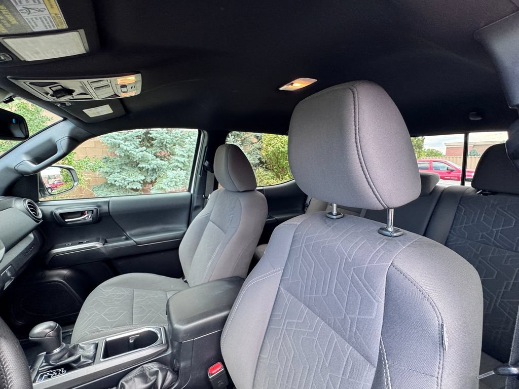 Used 2018 Toyota Tacoma TRD Off-Road w/ Technology Package AWD/4WD image 22