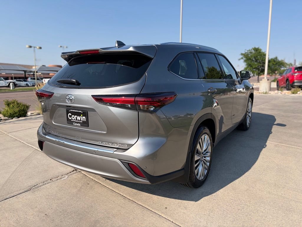 Used 2026 Toyota Highlander Platinum AWD/4WD image 8