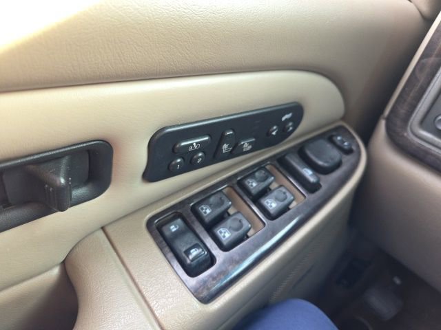 Used 2003 GMC Yukon XL Denali image 18