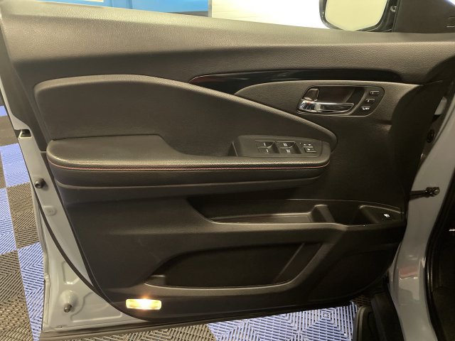 Used 2024 Honda Ridgeline Black Edition image 13