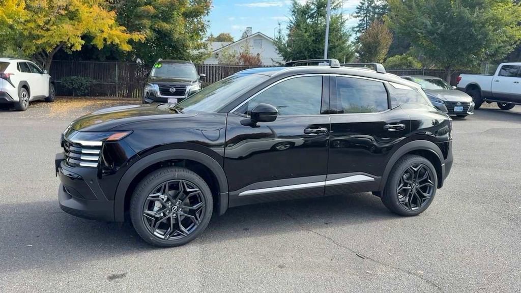 New 2026 Nissan Kicks SR w/ SR Premium Package image 2