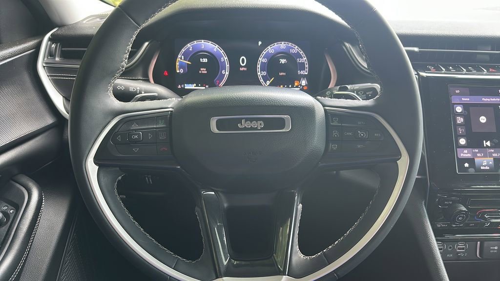 Used 2023 Jeep Grand Cherokee L Laredo RWD image 15