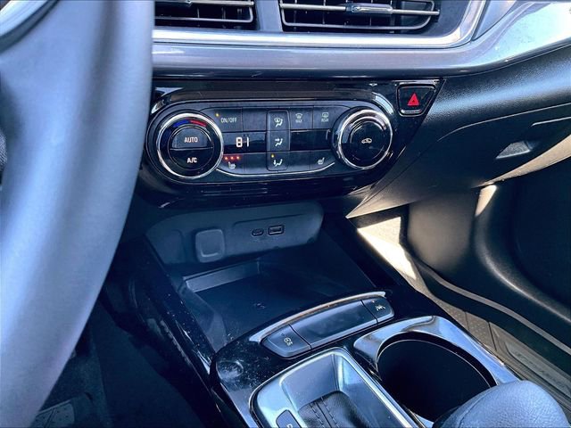 Used 2024 Chevrolet Trax ACTIV w/ Sunroof Package image 26