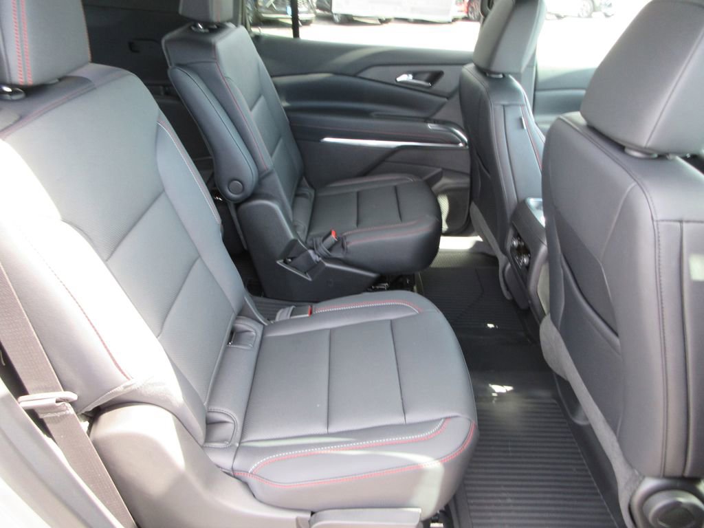 New 2026 Chevrolet Traverse Z71 w/ Driver Confidence Package AWD/4WD image 18