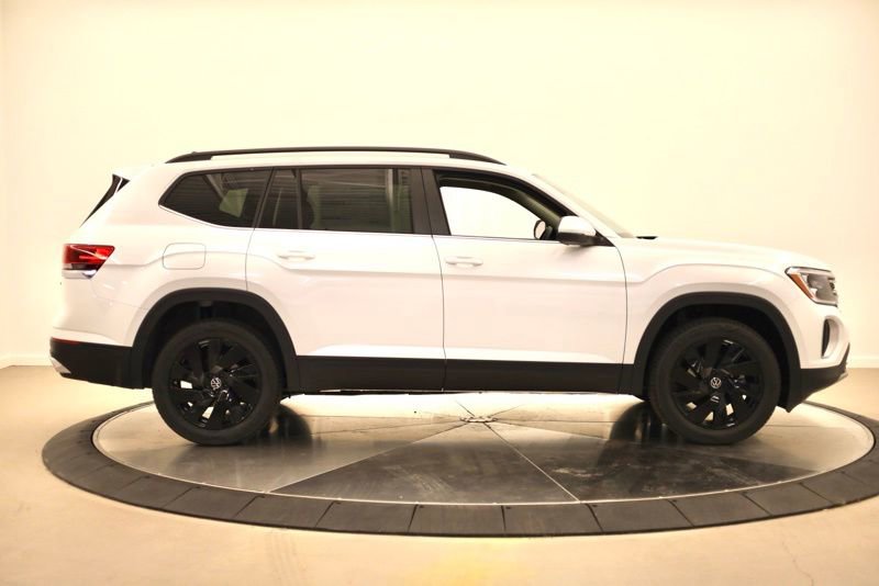 New 2026 Volkswagen Atlas SE image 2
