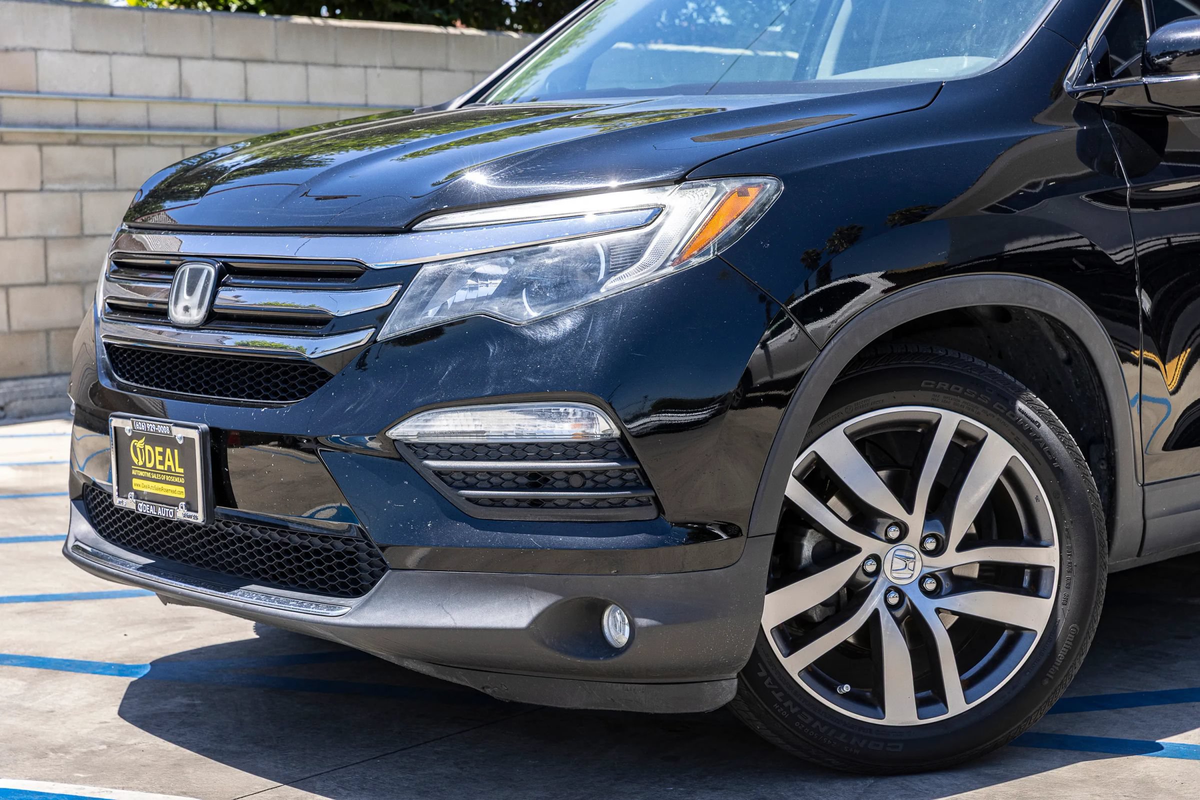 Used 2017 Honda Pilot Touring image 7