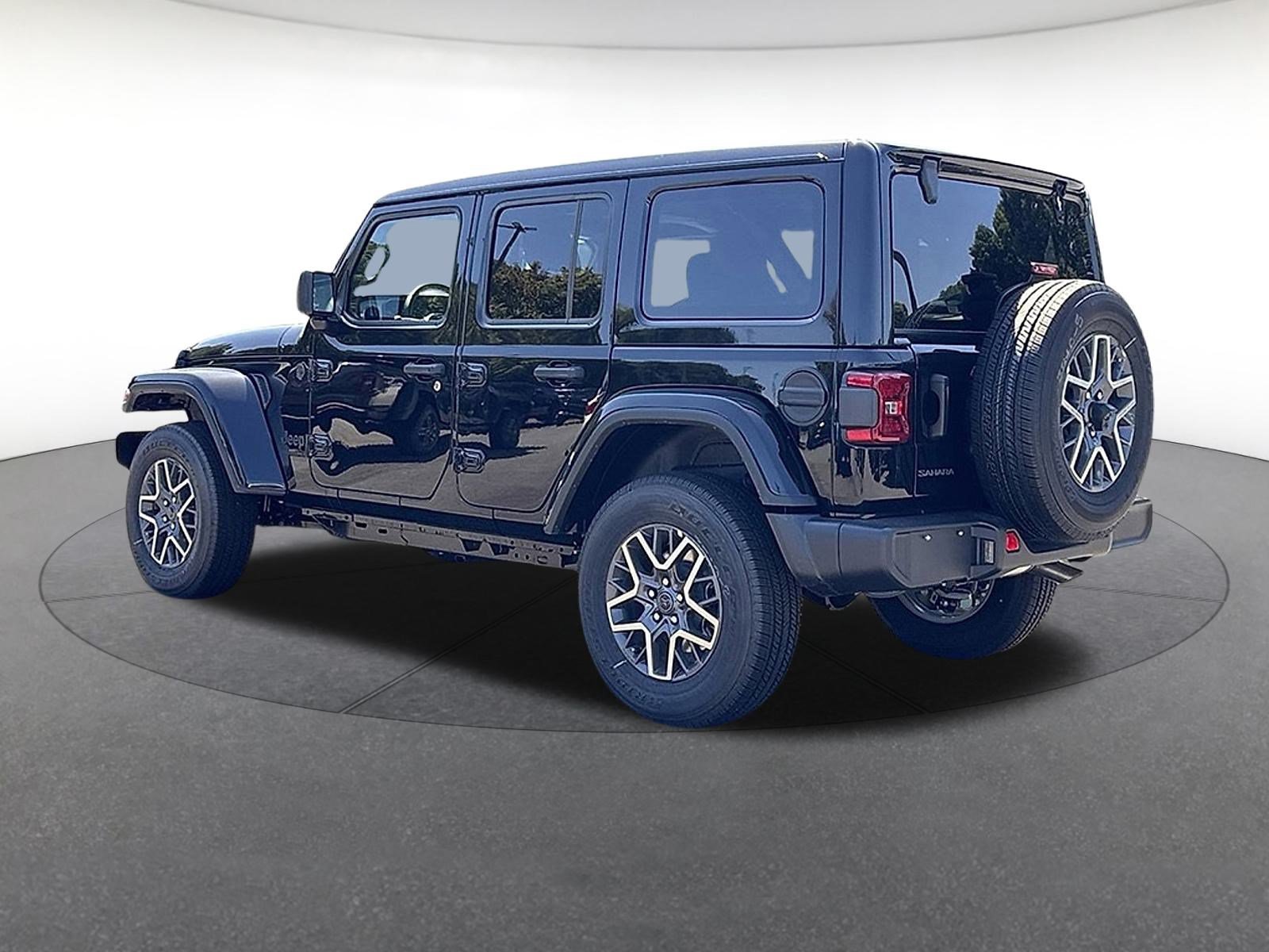 New 2025 Jeep Wrangler Unlimited Sahara AWD/4WD image 3