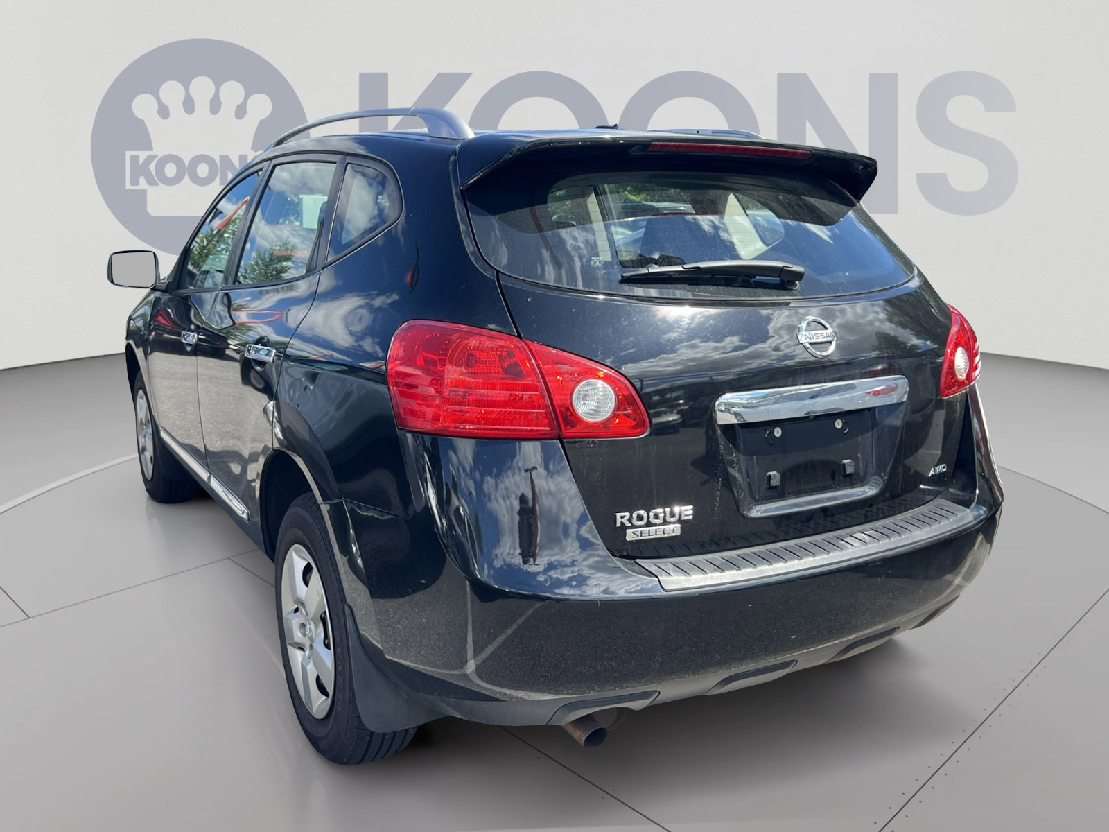 Used 2015 Nissan Rogue S w/ Convenience Package AWD/4WD image 2
