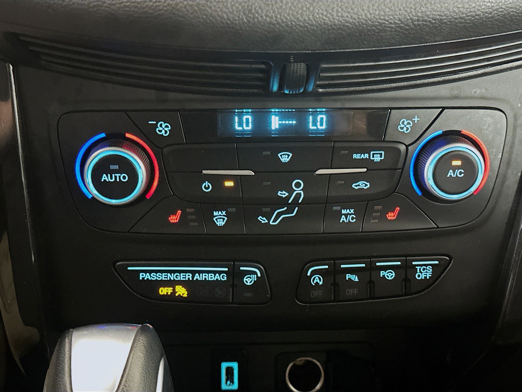 Used 2018 Ford Escape Titanium image 23