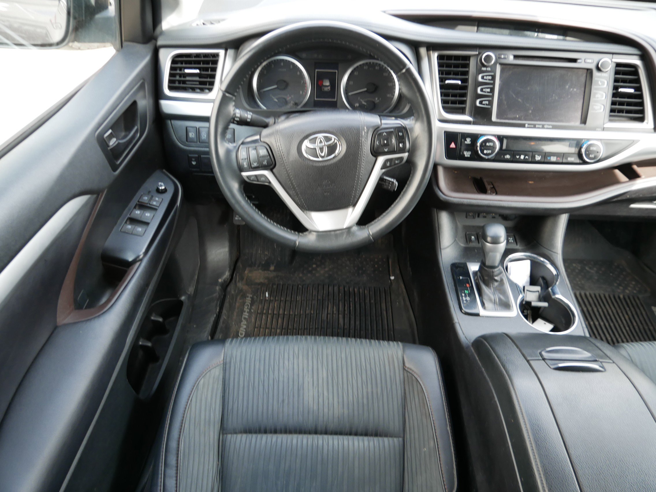 Used 2019 Toyota Highlander Plus AWD/4WD image 10