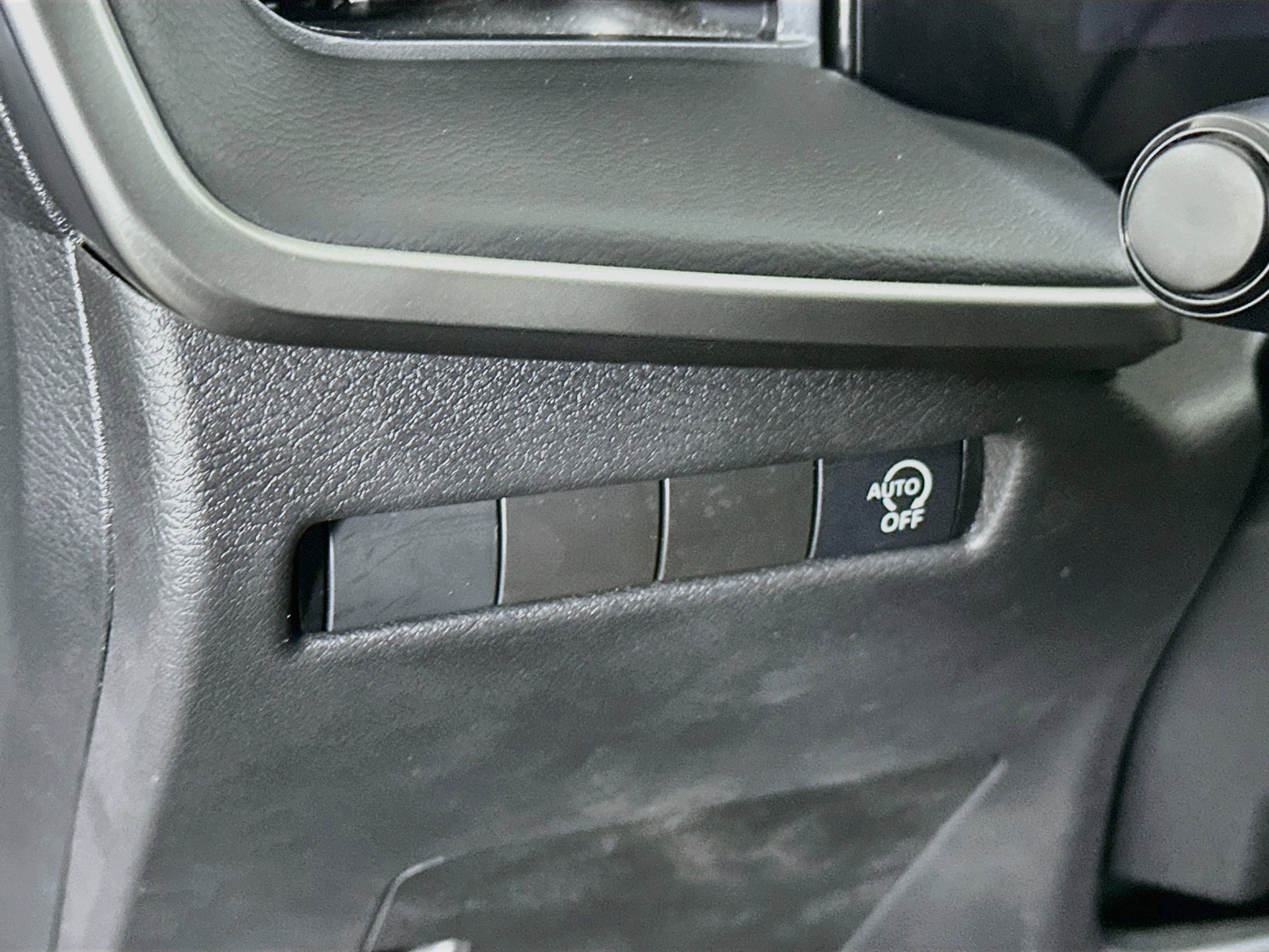 Used 2025 Nissan Kicks S FWD image 17