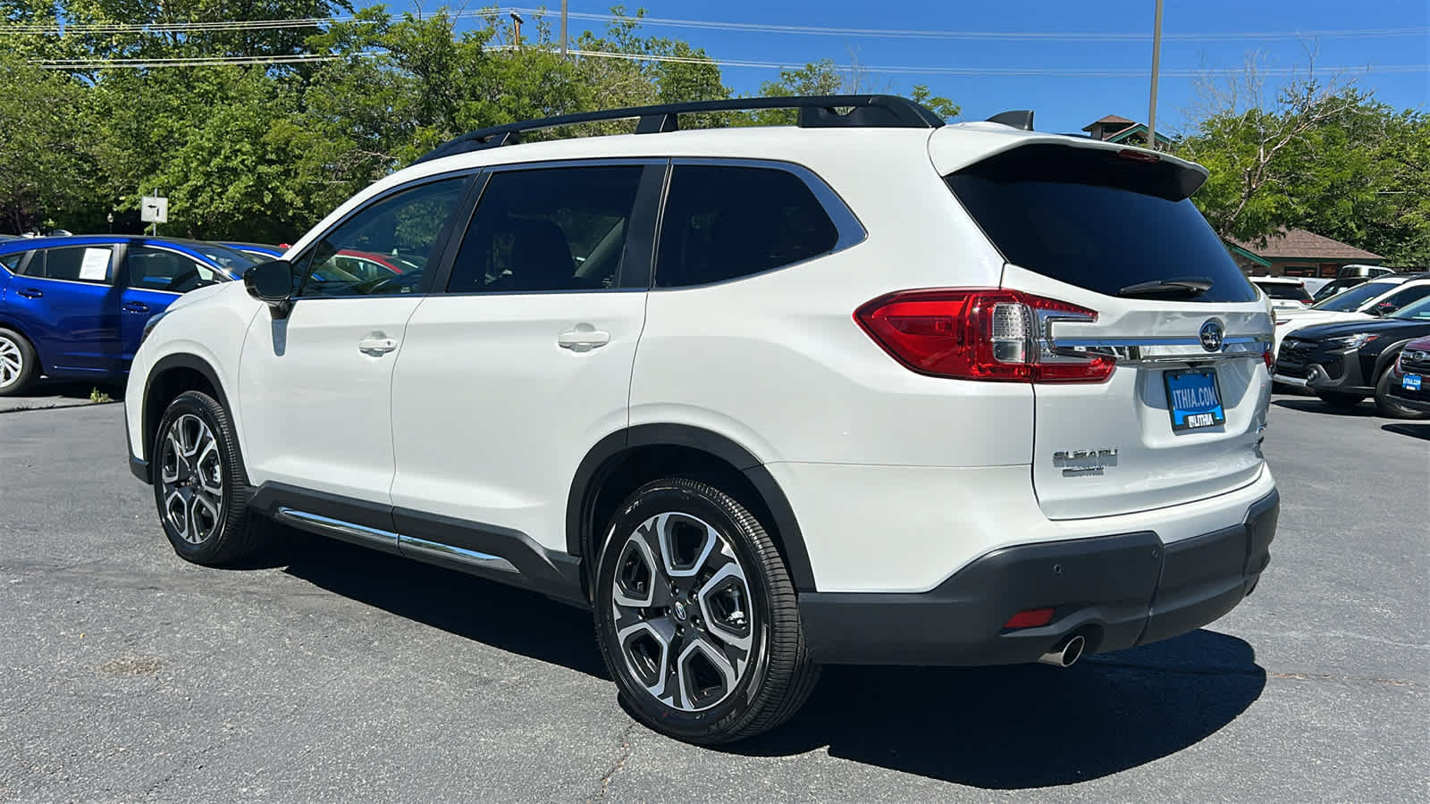 Used 2025 Subaru Ascent Limited w/ Popular Package #2 AWD/4WD image 8