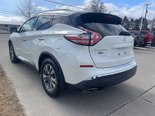 Used 2017 Nissan Murano SV image 2