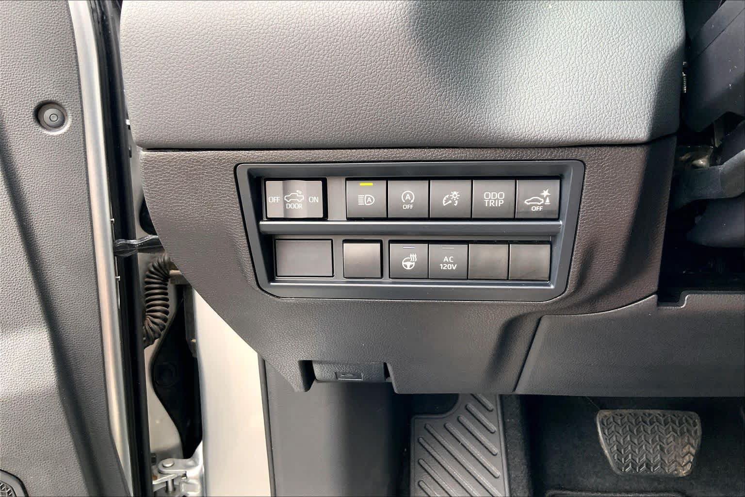 Used 2024 Toyota Tundra Limited AWD/4WD image 36