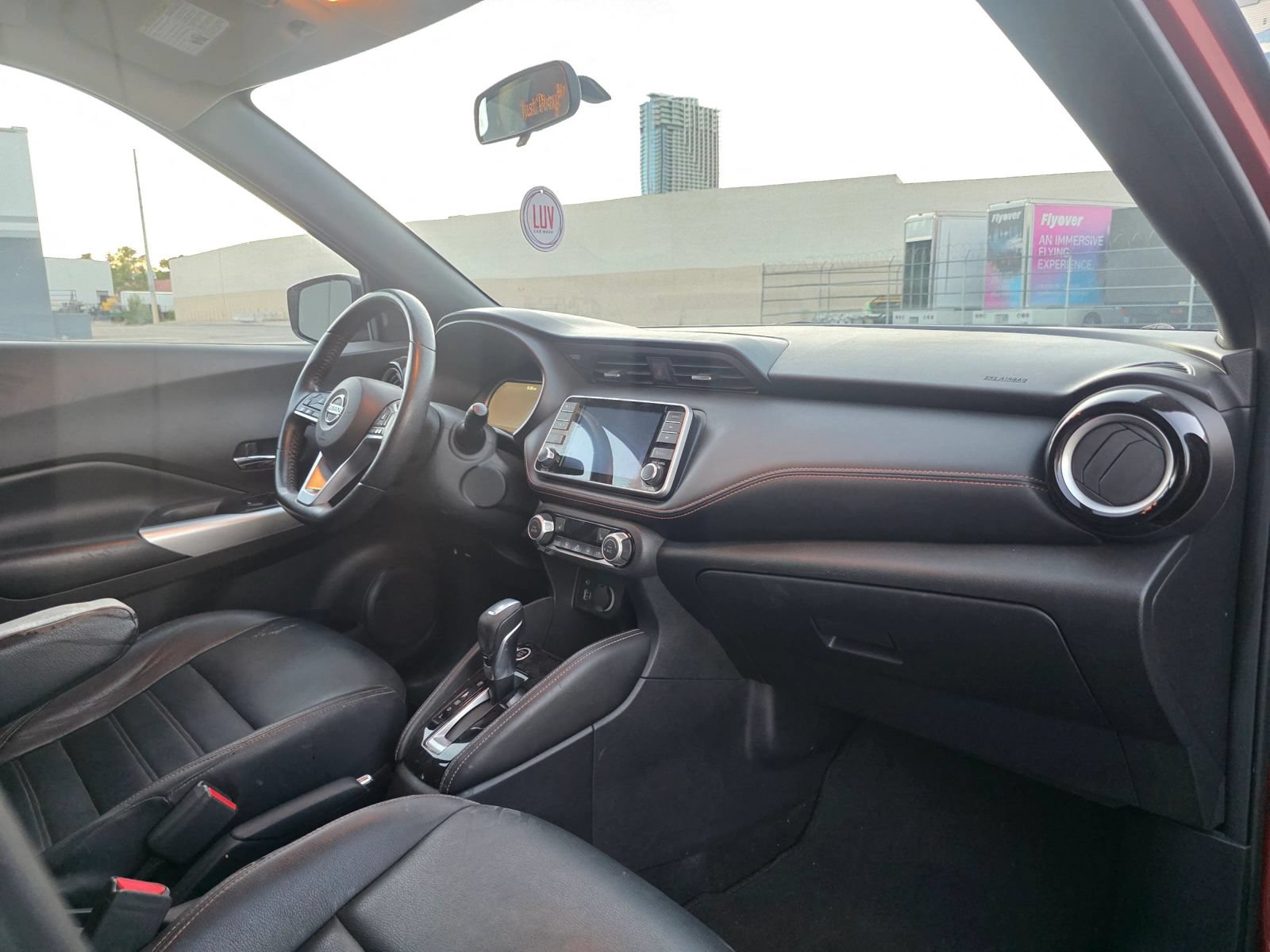 Used 2019 Nissan Kicks SR w/ SR Premium Package FWD image 9
