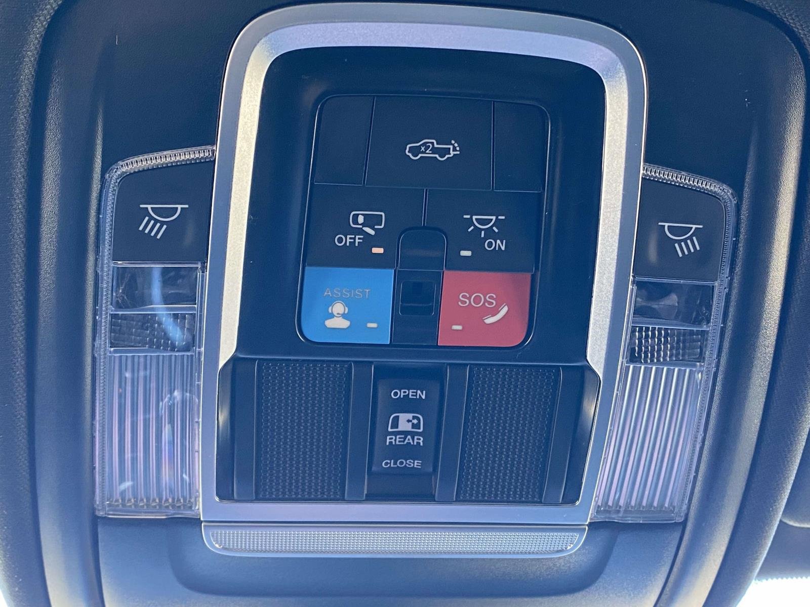 New 2026 RAM 1500 4x4 Crew Cab image 30