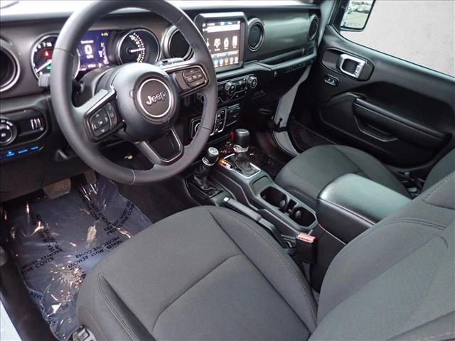 Used 2023 Jeep Wrangler Unlimited w/ 8.4" Radio Group image 9