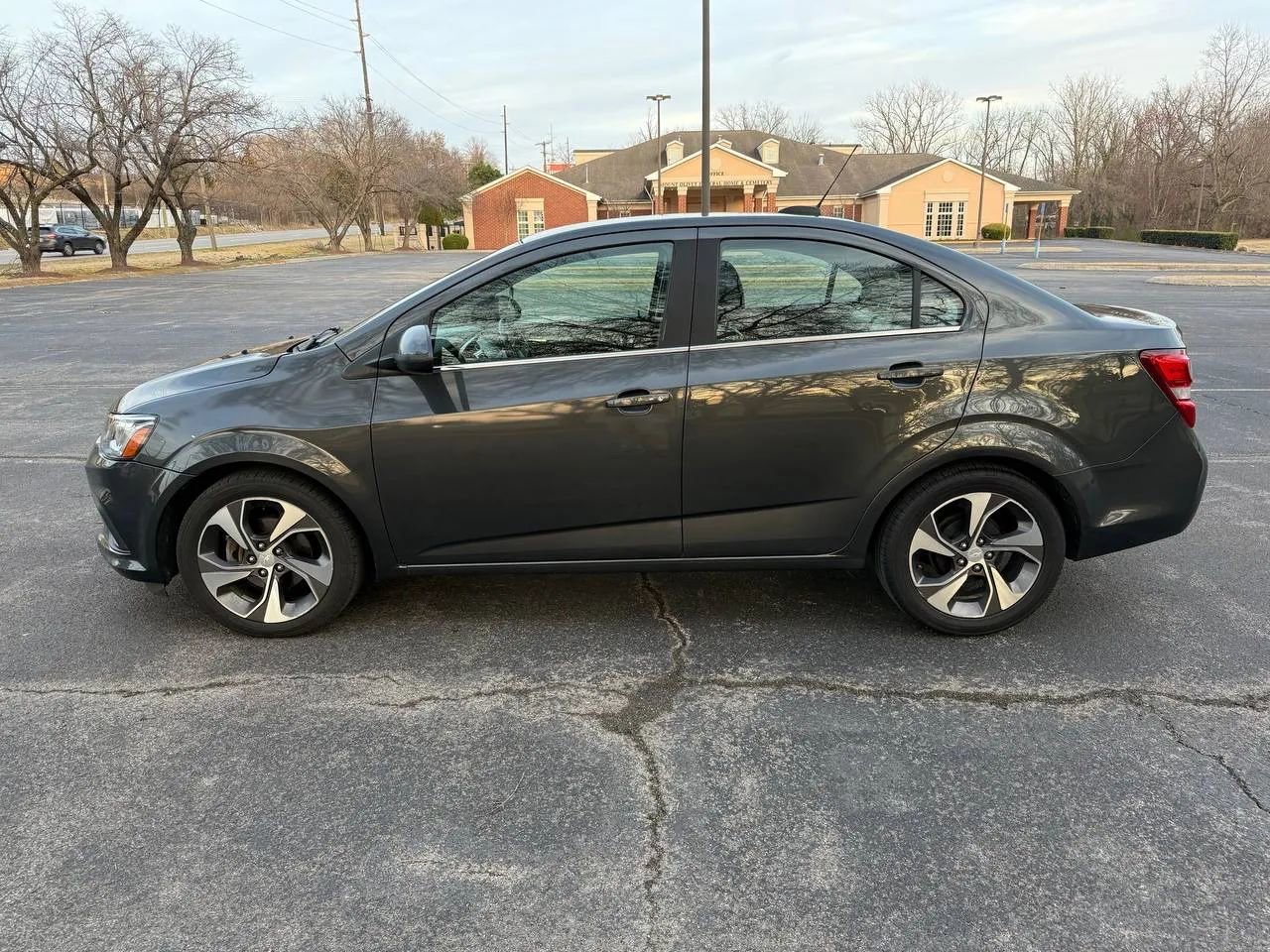 Used 2019 Chevrolet Sonic Premier FWD image 7