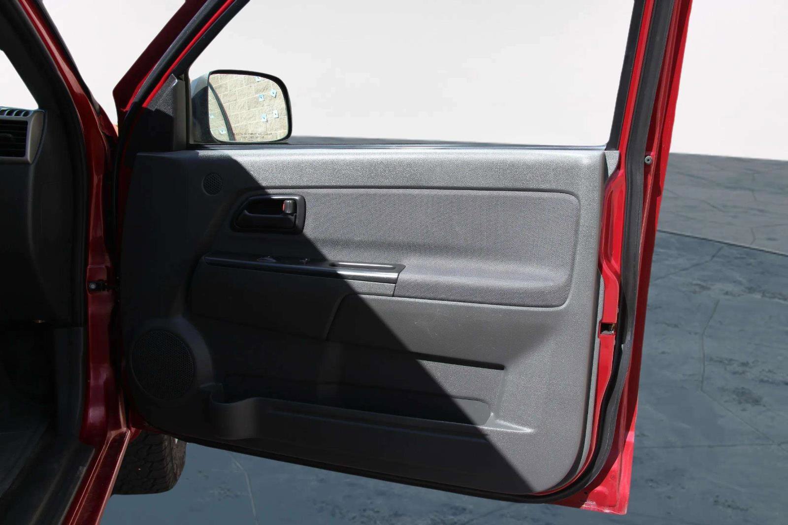 Used 2006 GMC Canyon SLE image 24