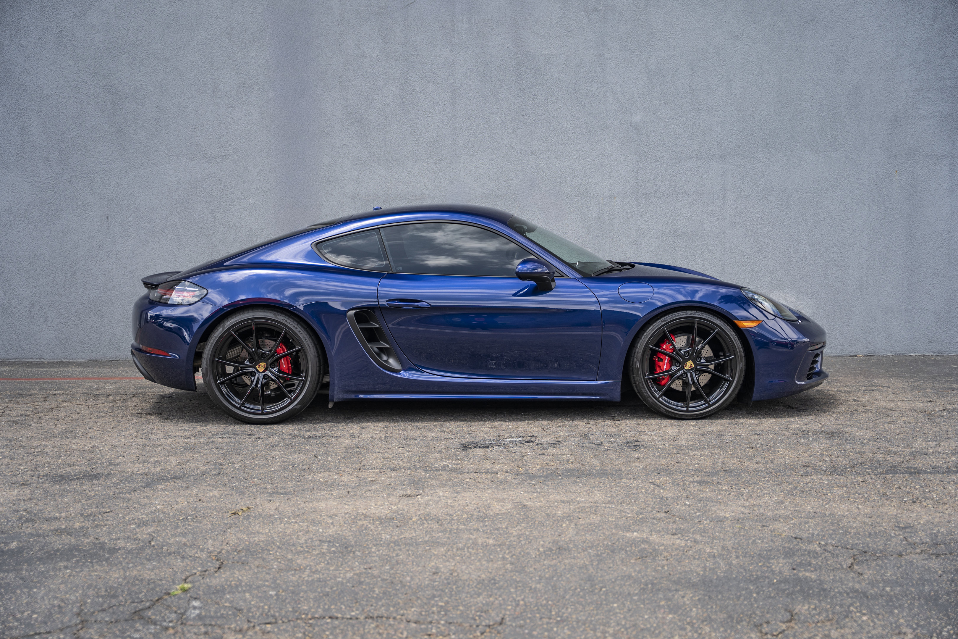 Used 2025 Porsche 718 Cayman S RWD image 6