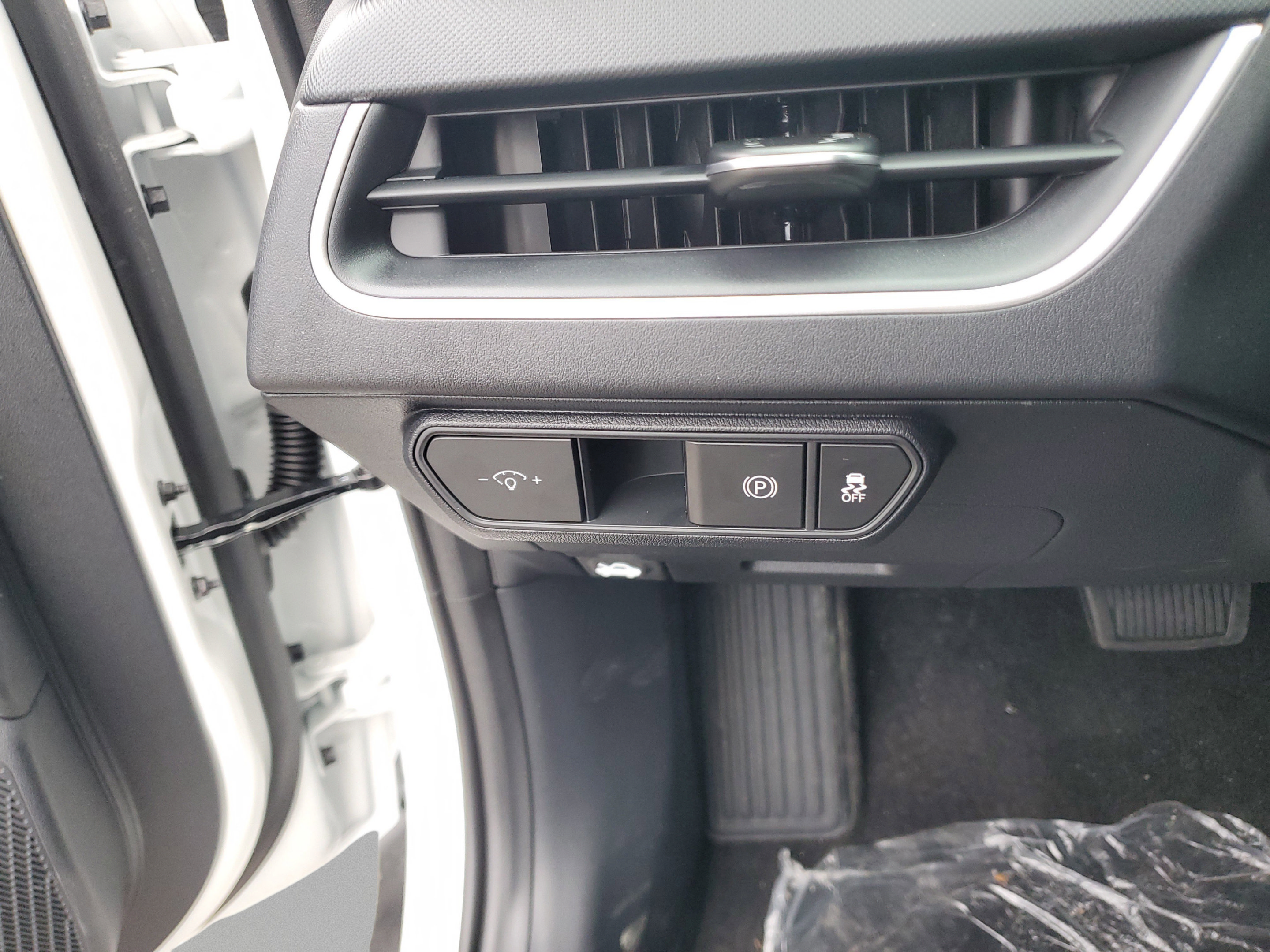 New 2025 Kia K4 FWD image 5
