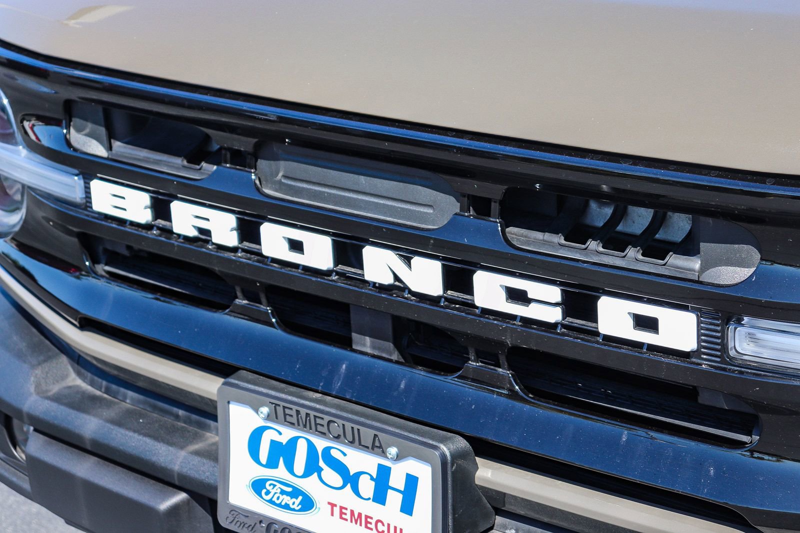 Certified 2025 Ford Bronco Outer Banks AWD/4WD image 11