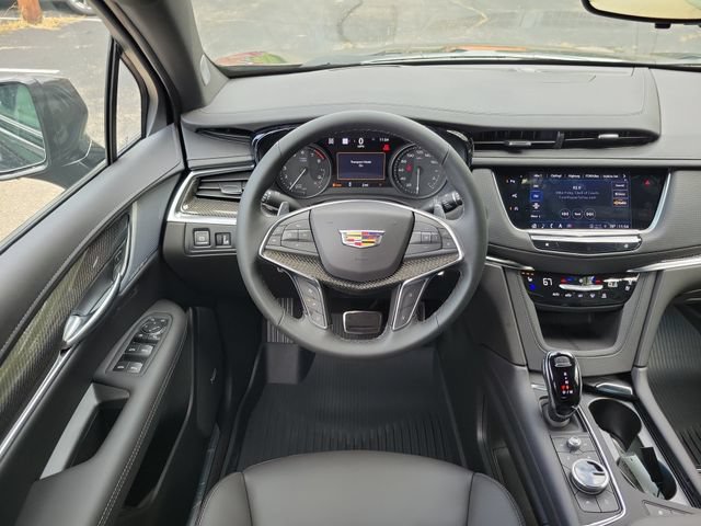 New 2026 Cadillac XT5 Sportv w/ LPO, Floor Liner Package AWD/4WD image 9
