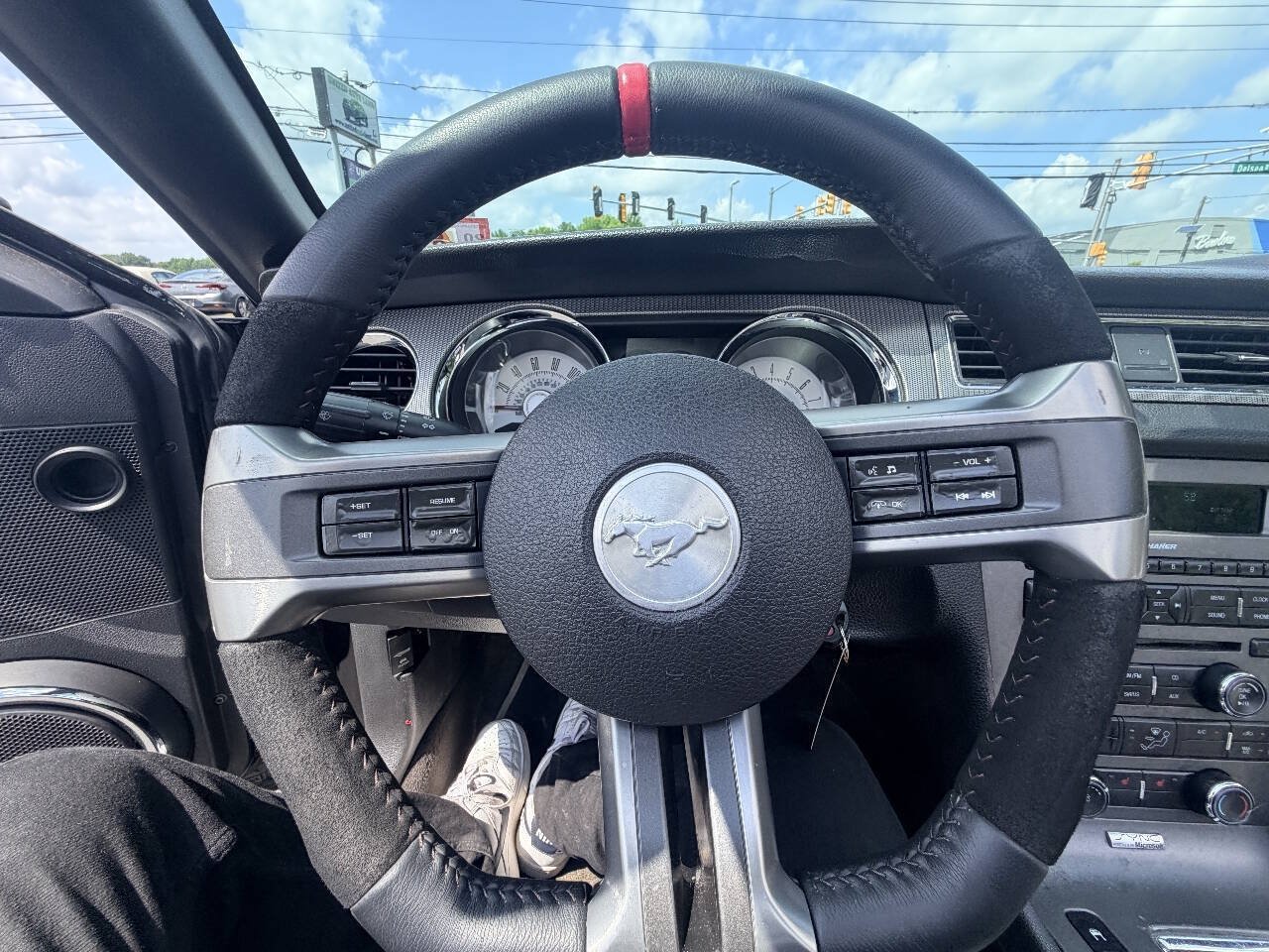 Used 2010 Ford Mustang GT Premium RWD image 28