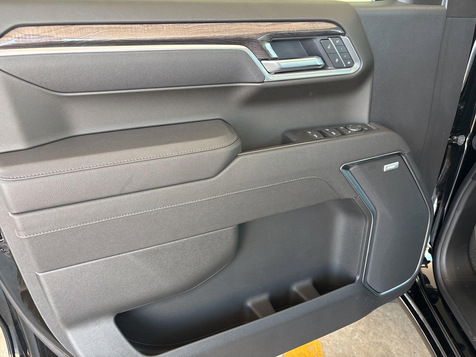New 2026 Chevrolet Silverado 1500 LTZ w/ LTZ Premium Texas Edition image 5
