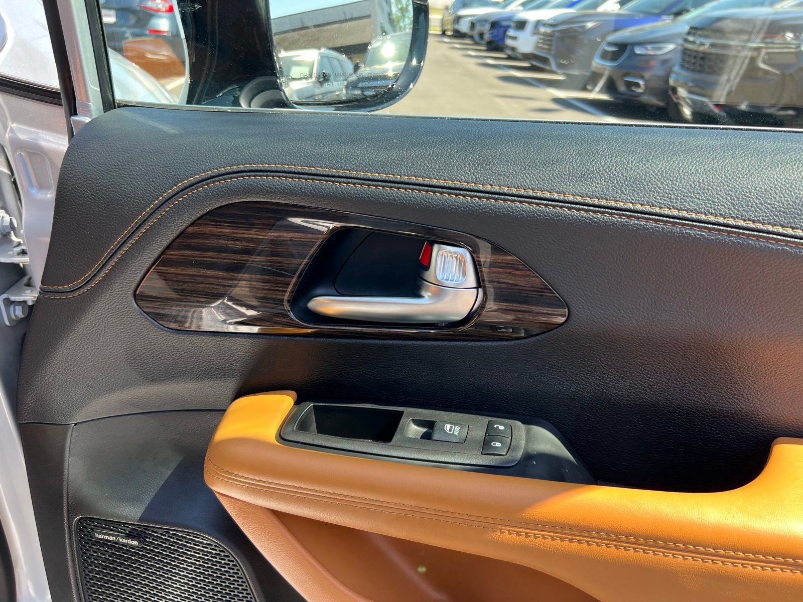 Used 2023 Chrysler Pacifica Pinnacle FWD image 79