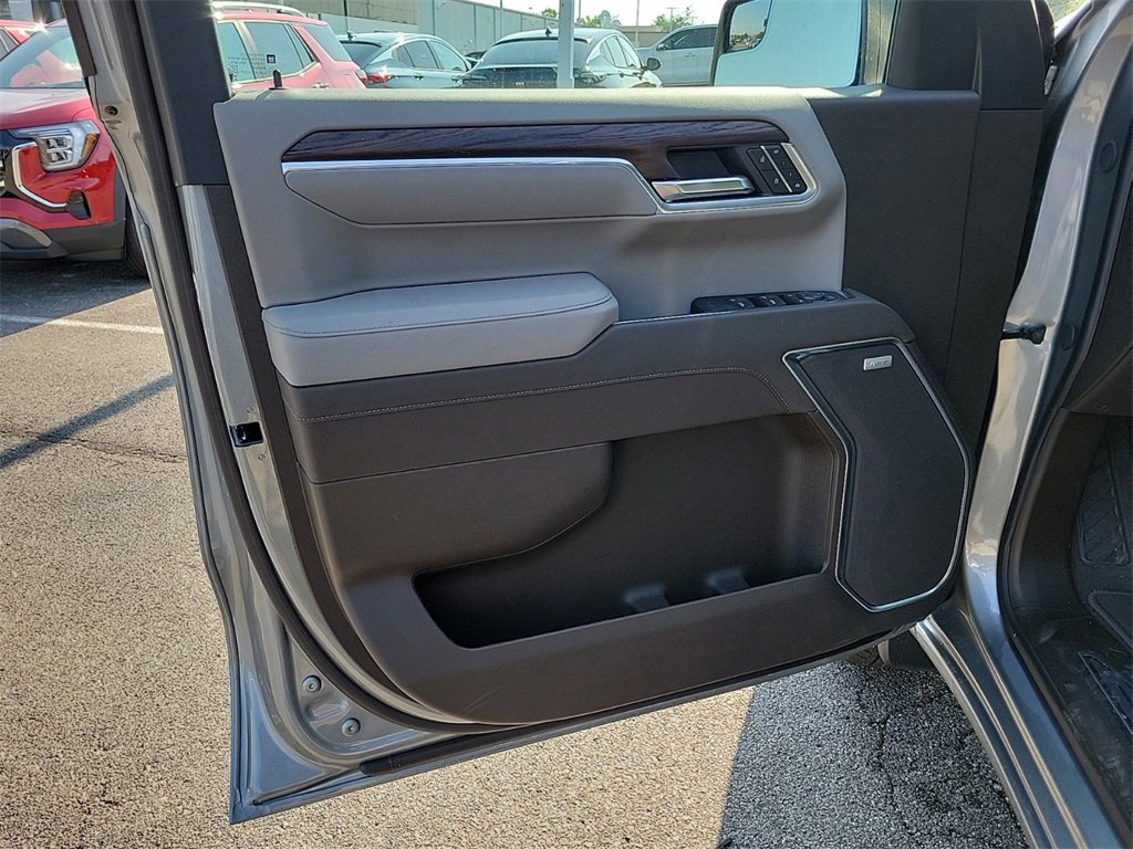 New 2026 GMC Sierra 1500 SLT w/ SLT Convenience Package image 18