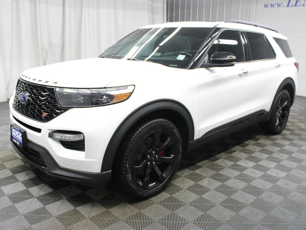 Used 2024 Ford Explorer ST w/ Technology Package AWD/4WD image 9