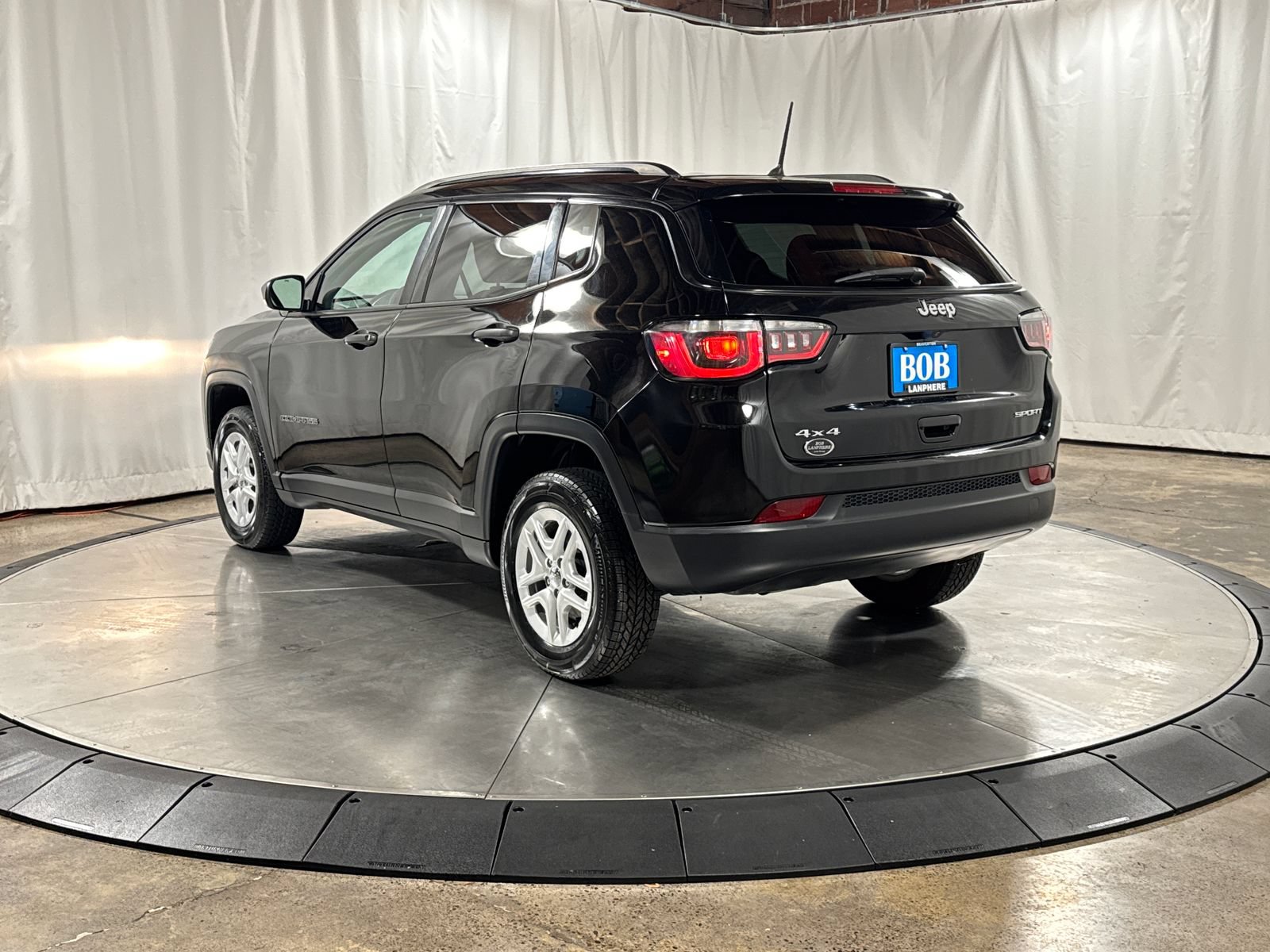 Used 2018 Jeep Compass Sport w/ Cold Weather Group AWD/4WD image 7