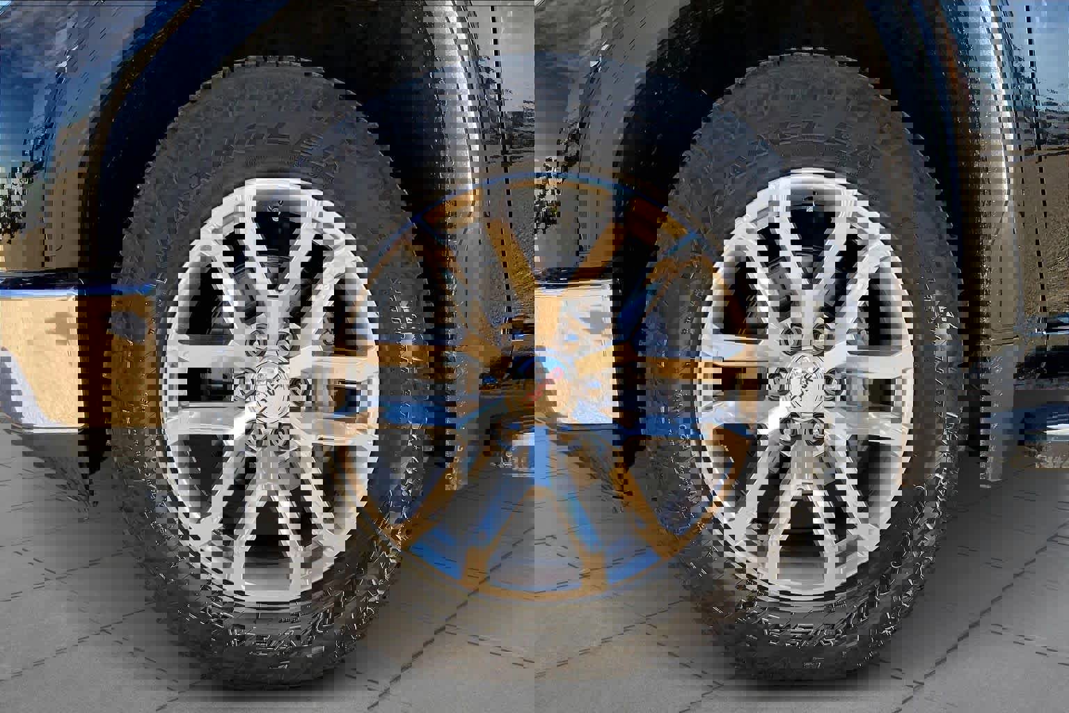 Used 2019 GMC Sierra 1500 SLT image 11