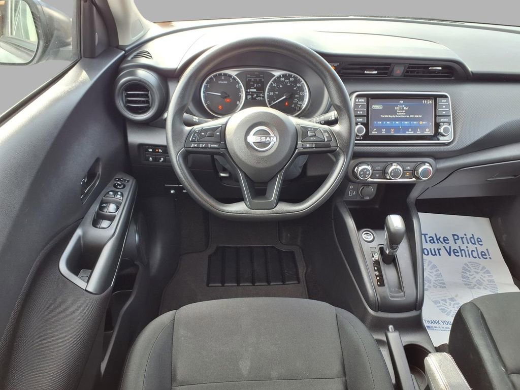 Certified 2025 Nissan Kicks Play S image 4