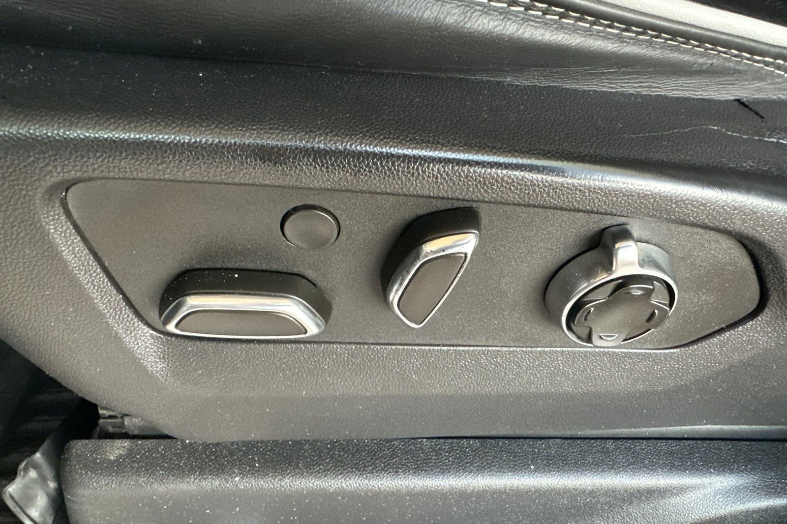 Used 2023 GMC Sierra 1500 AT4X image 12