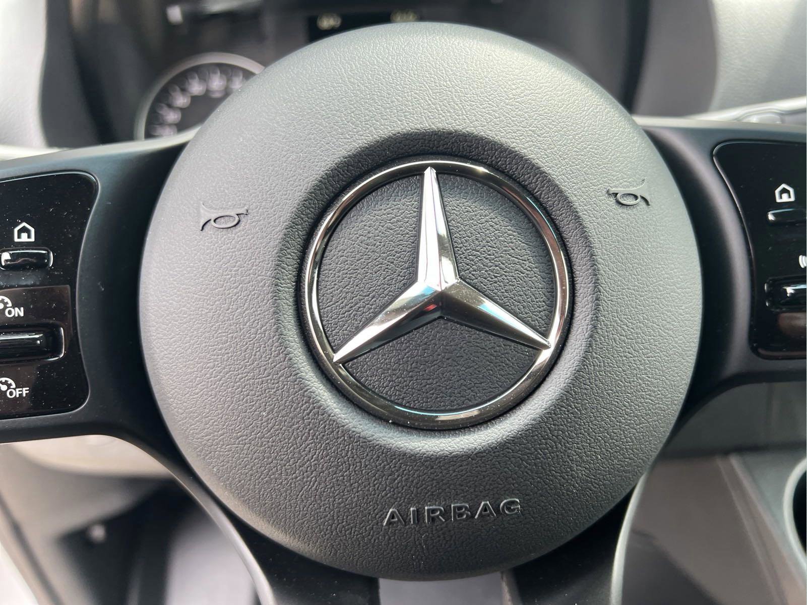 Used 2024 Mercedes-Benz Sprinter 2500 image 29