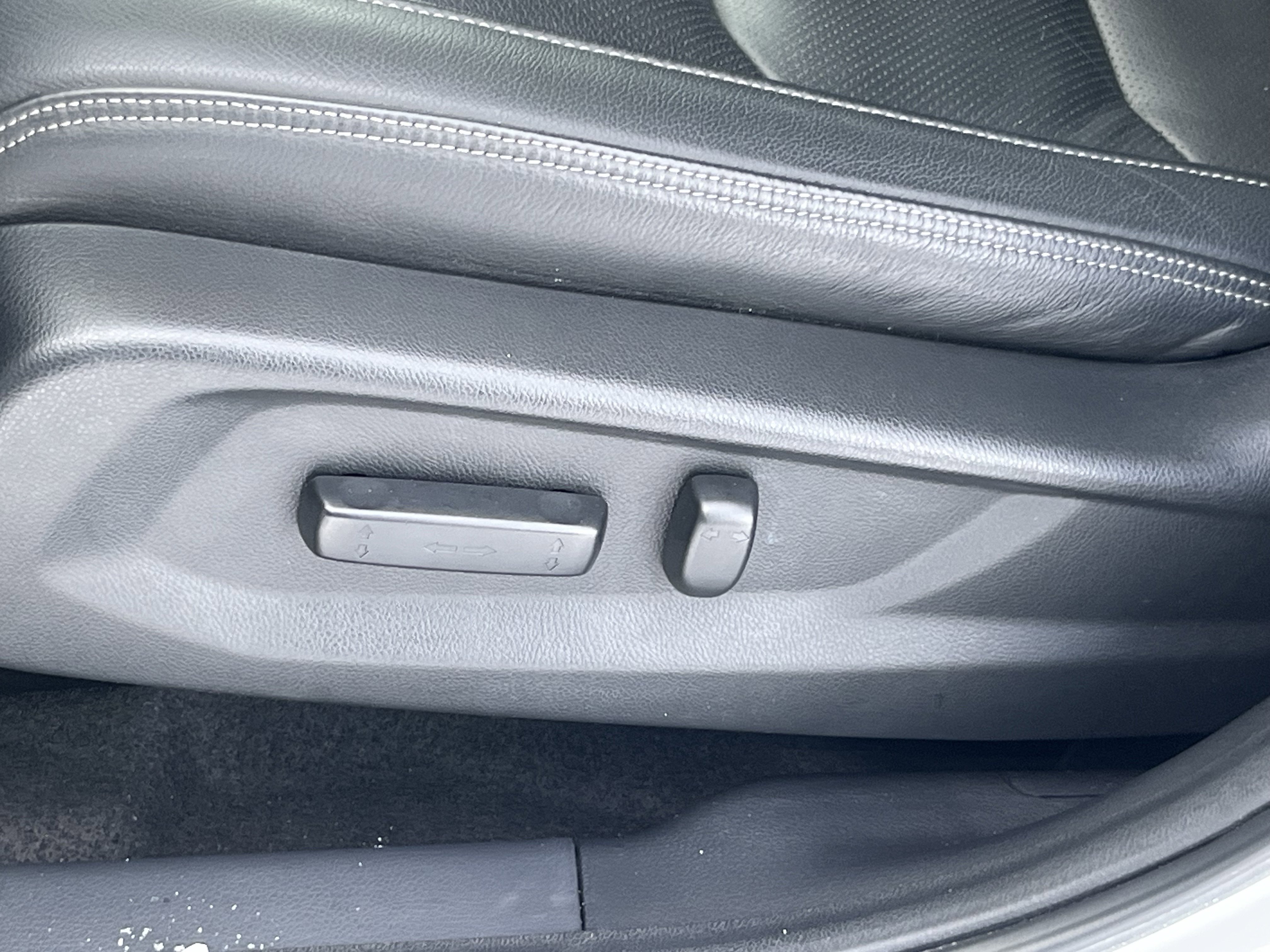 Used 2020 Honda HR-V Touring image 10