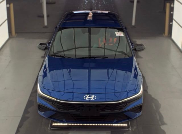 Used 2026 Hyundai Elantra Sport FWD image 2