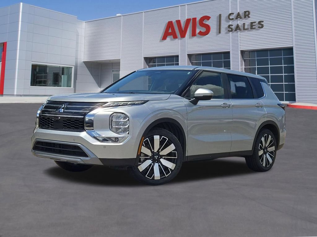Used 2025 Mitsubishi Outlander SE