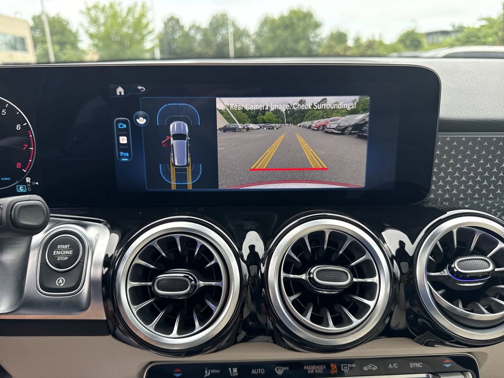 New 2025 Mercedes-Benz GLB 250 image 29